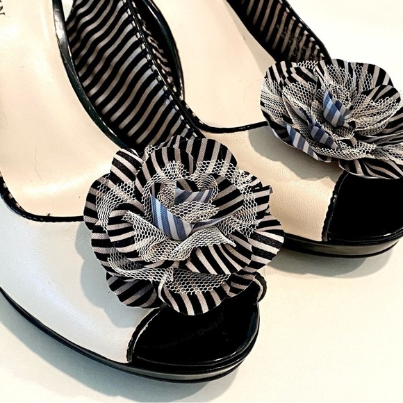 NWOT — Anne Klein Black & Cream 4 inch heels  size 8M - Picture 4 of 15